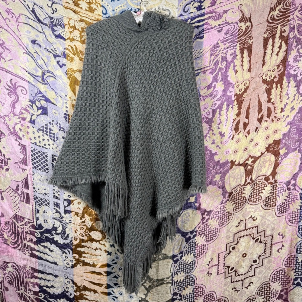 Gray Knit Faux Fur Lined Hooded Fringe Hem Poncho Forest Fairy Grunge One Size